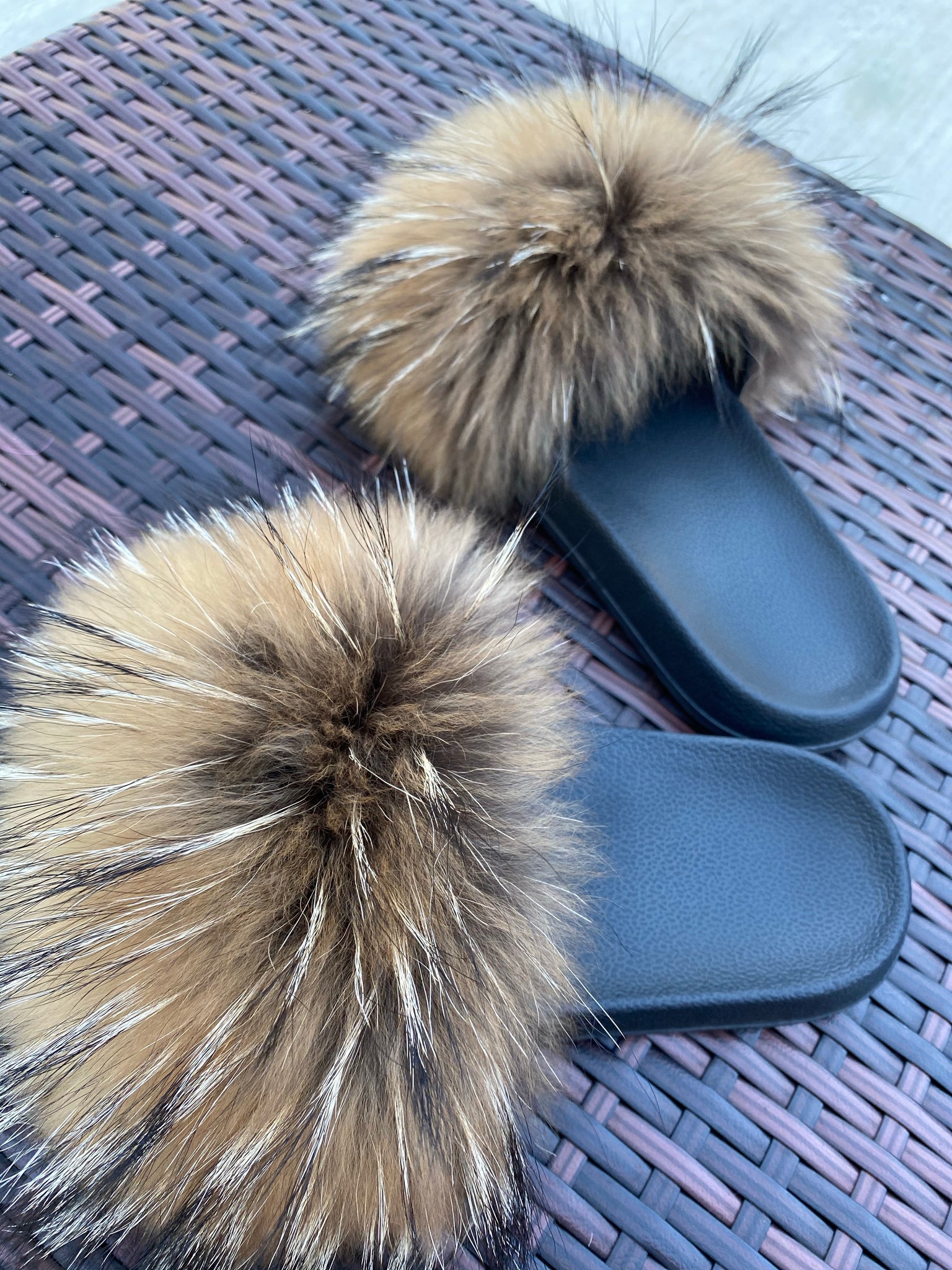 BROWN SUGAR FUR SLIDES